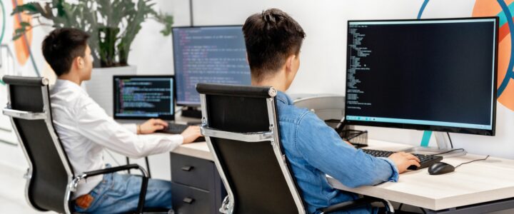 Métiers de l’informatique en forte demande : compétences, salaires et formations Métiers de l’informatique en forte demande : compétences, salaires et formations